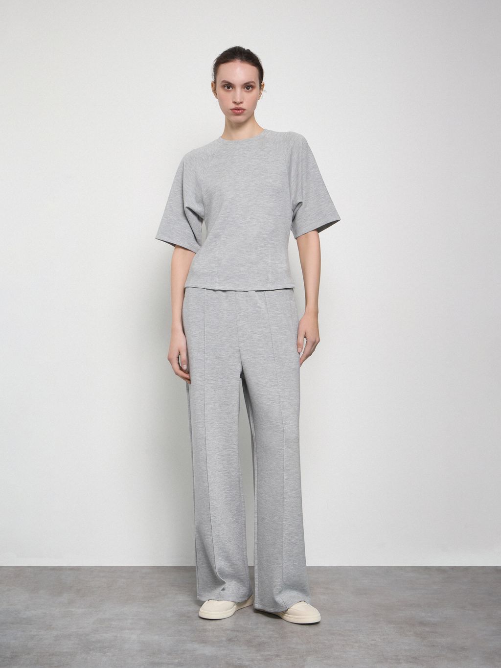 ШИРОКИЕ БРЮКИ ИЗ МЯГКОЙ ТКАНИ С МОДАЛОМ